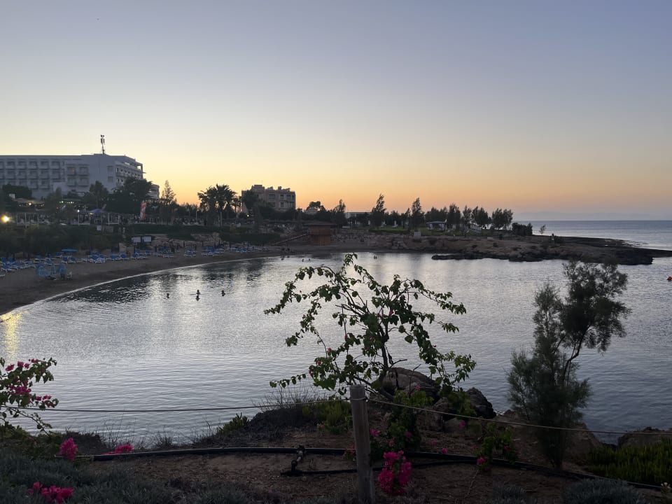 Strand Crystal Springs Beach Hotel