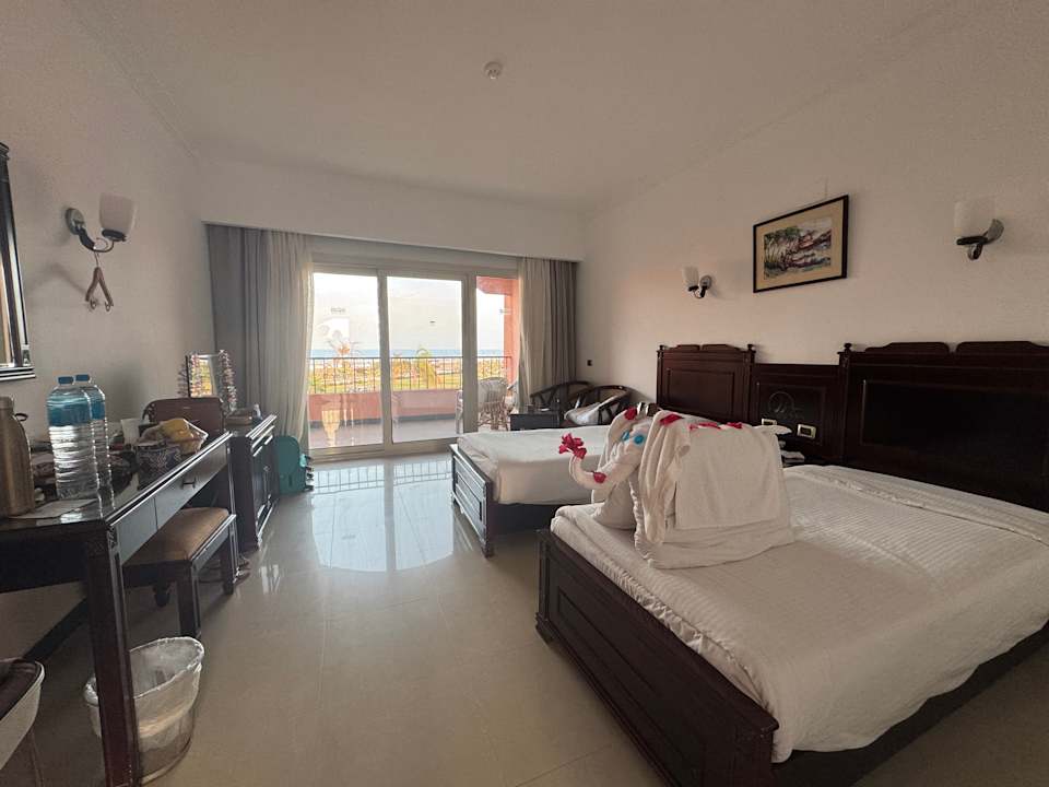 Zimmer Three Corners Happy Life Beach Resort