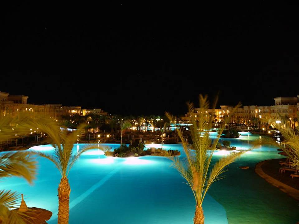 Pool bei Nacht  Pickalbatros Palace Resort