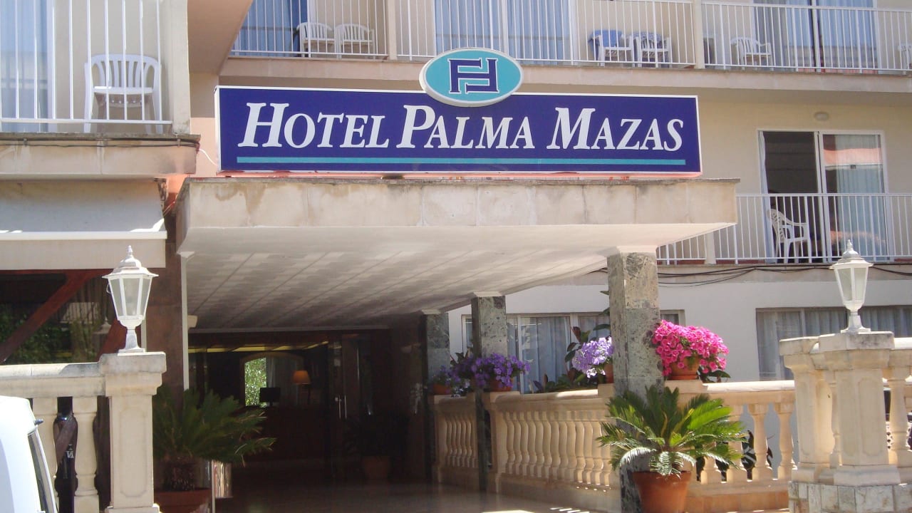 Hoteleingang Hotel Selva Arenal