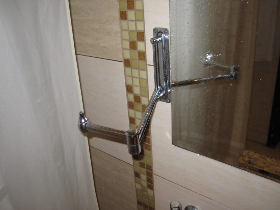 Fehlender Spiegel / Defekt Hotel Cazablanka / Casablanca
