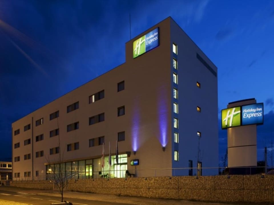 Edificio Hotel Holiday Inn Express Vitoria