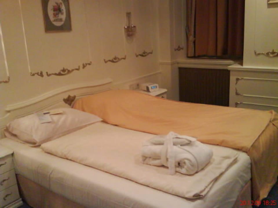 Doppelbett Schlosshotel Römischer Kaiser