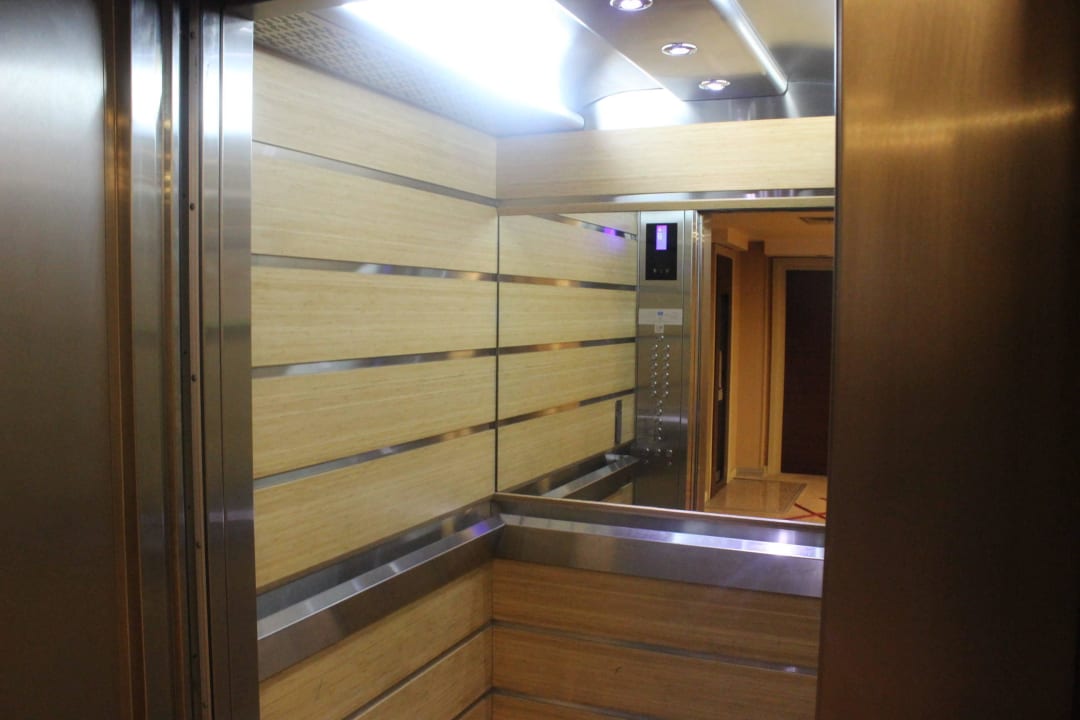 Elevator Delta Hotels Istanbul West