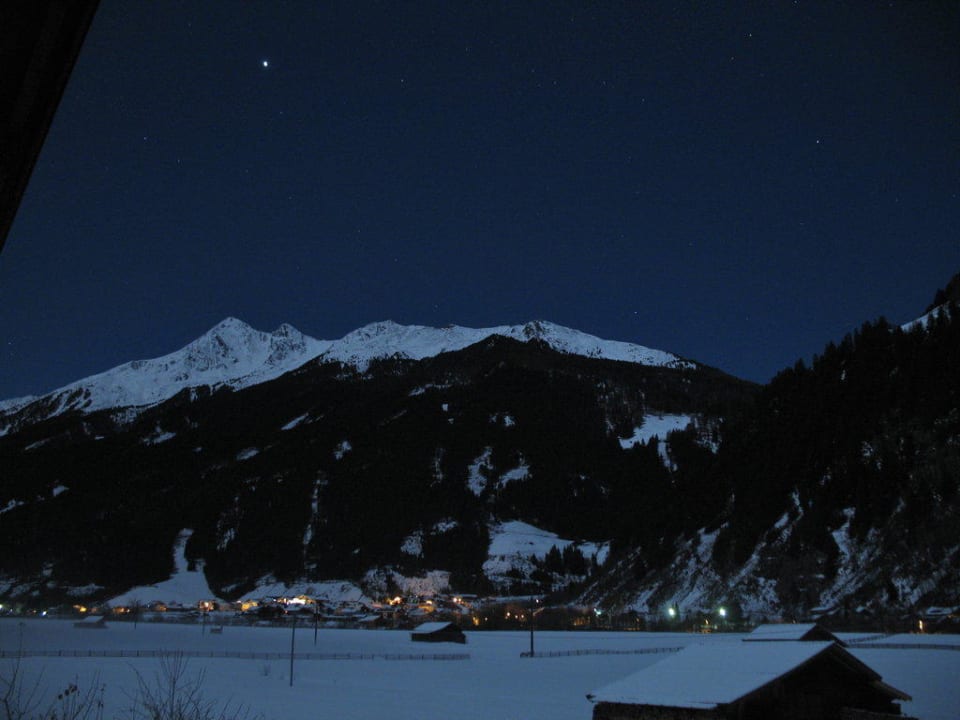 Nächtlicher Ausblick Hotel Brunnenhof