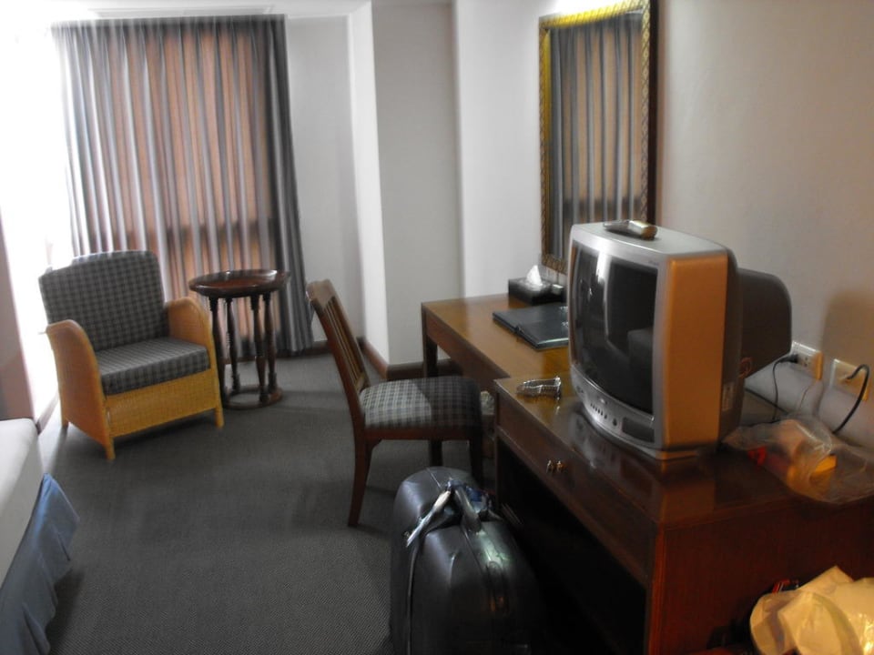 Entertainment Hotel Amora Tapae