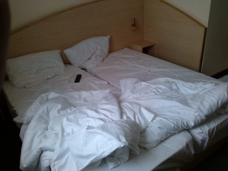 Bett PLAZA INN Hamburg Moorfleet