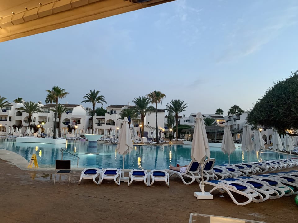 Pool Globales Bouganvilla