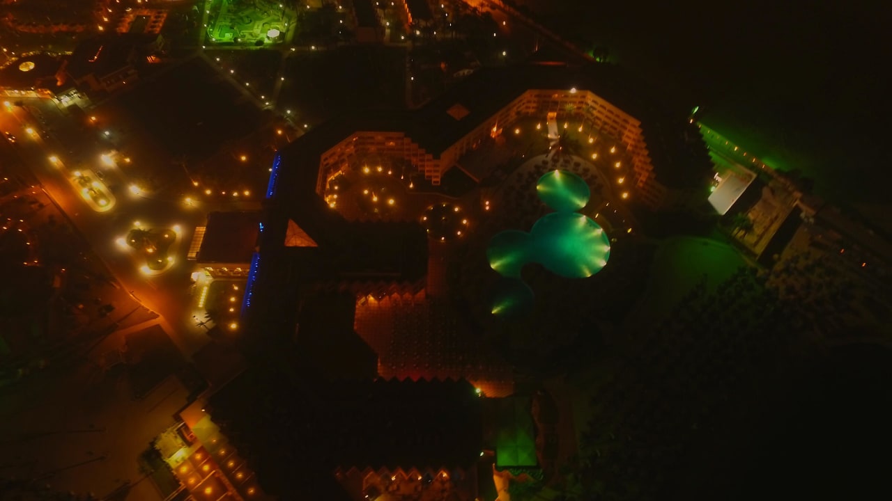 Hotel bei Nacht Pickalbatros Aqua Park Resort - Hurghada