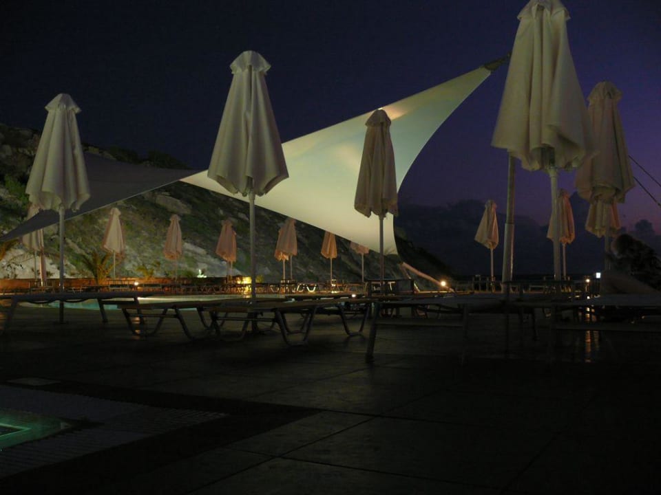 Pool bei Nacht Atlantica Mikri Poli Crete