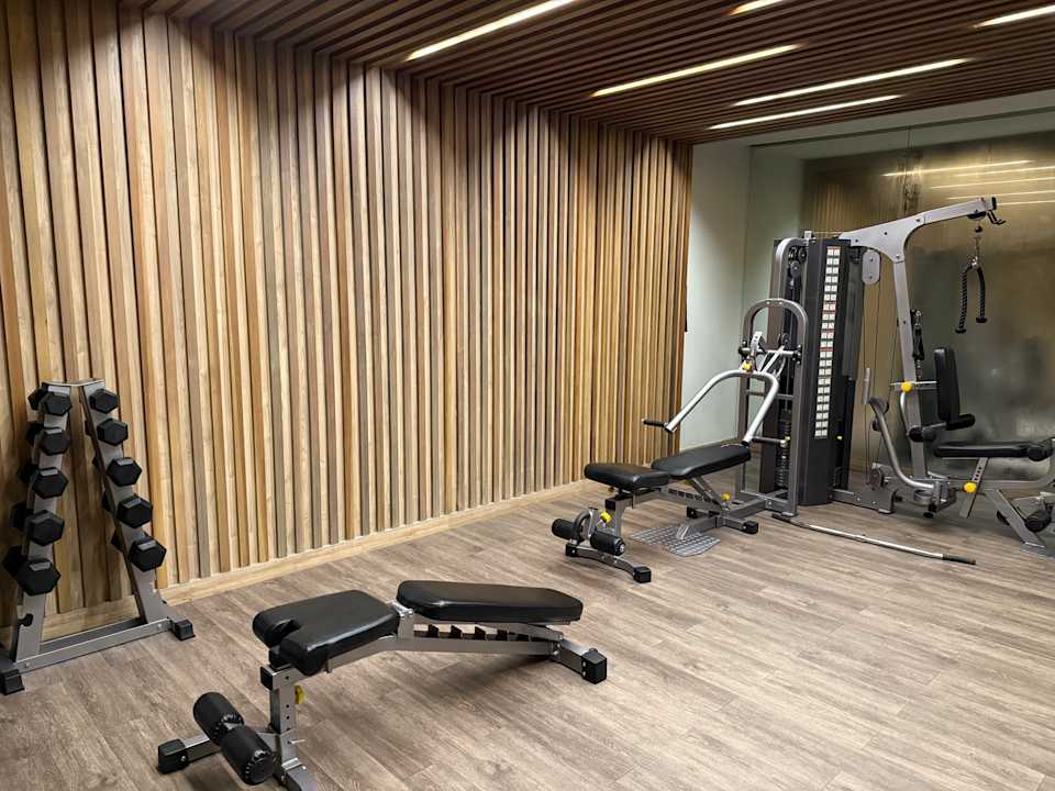 Sport & Freizeit Metropolis Suites Bangkok, Tapestry Collection by Hilton