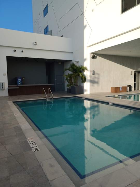 Pool Smart Brickell Hotel