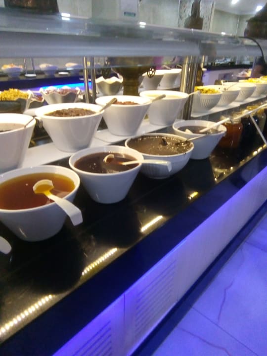 Frühstücksbuffet... Holiday Park Resort