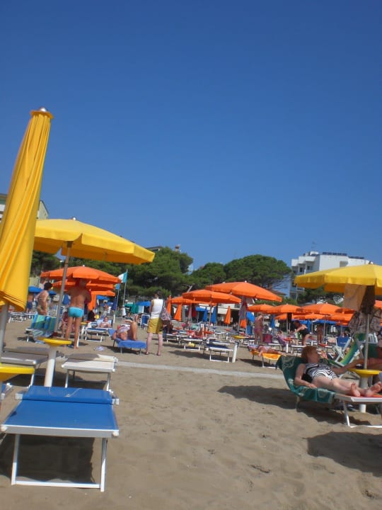 Hoteleigener Strand Hotel Bellavista