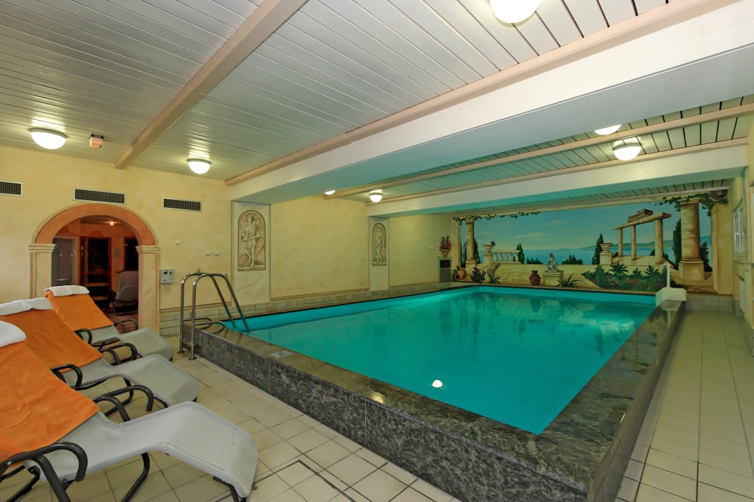 Pool Hotel Waldfrieden