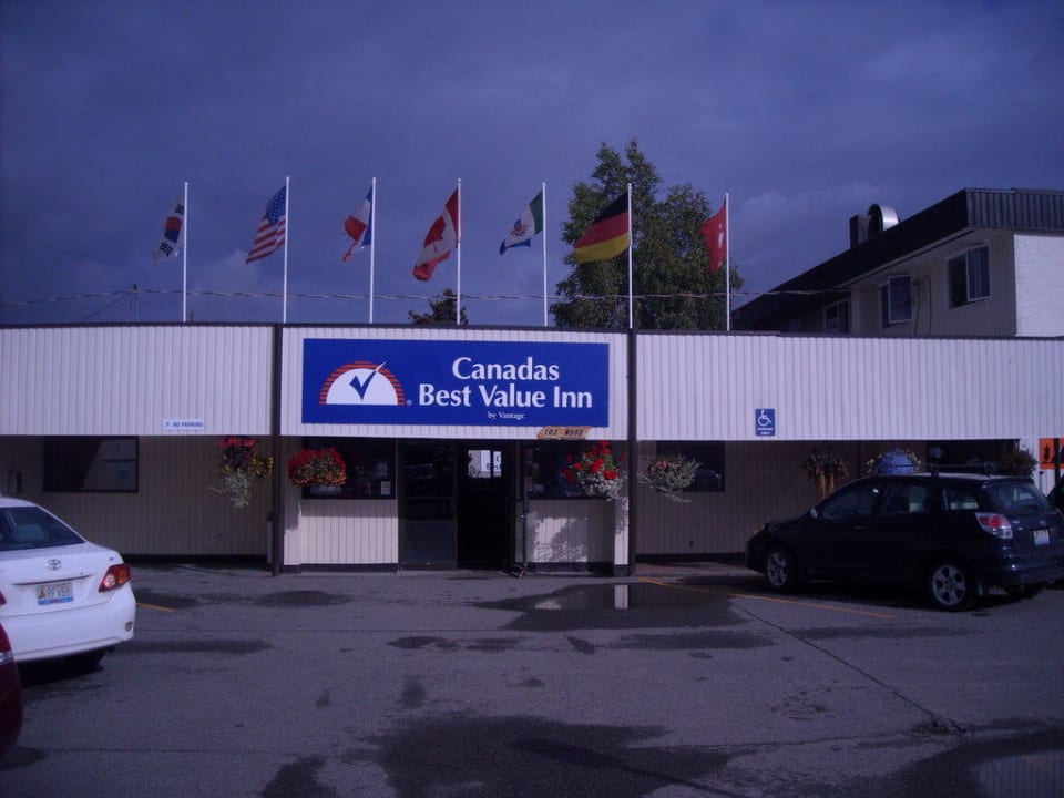 Eingang zum Hotel Hotel Canadas Best Value Inn