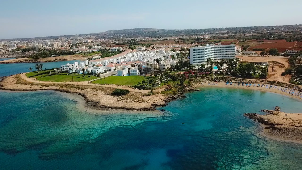 Außenansicht Crystal Springs Beach Hotel