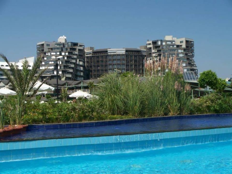 - Limak Lara Deluxe Hotel & Resort