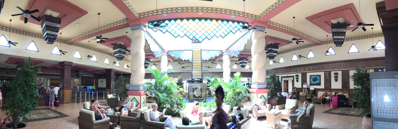 Lobby Hotel Riu Karamboa