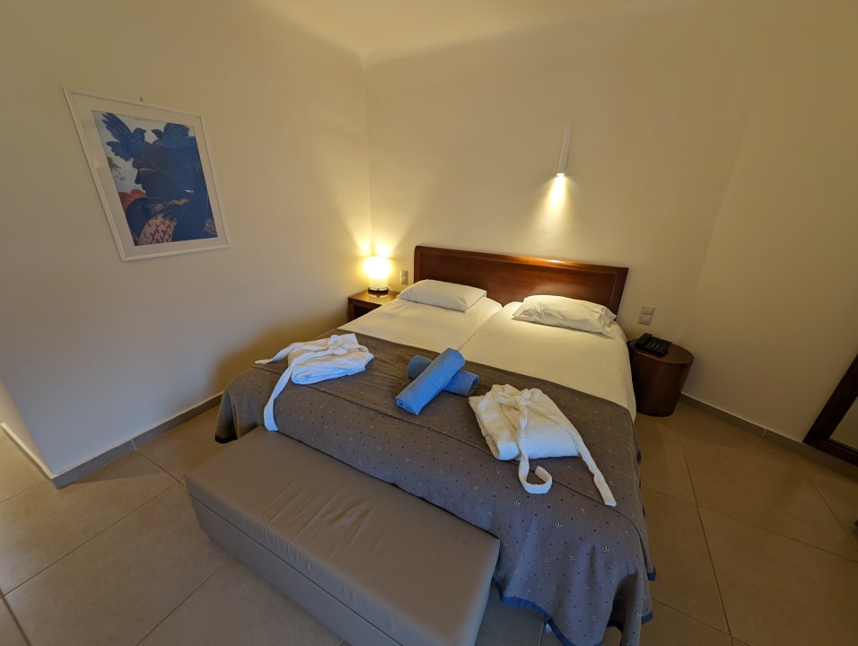 Zimmer Apollonia Beach Resort & Spa
