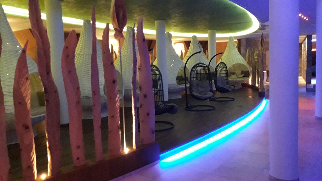 Pool Hotel Schwarzenstein