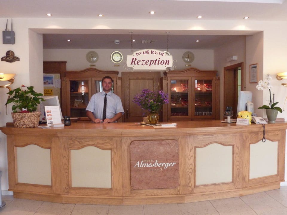 Rezeption Hotel Almesberger