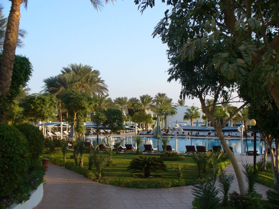 Blick auf die Main Pools Sultan Gardens Resort