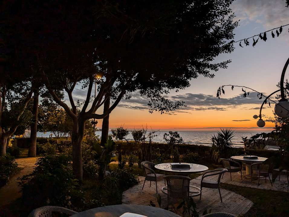 Gartenanlage Nerton Hotel - Erwachsenenhotel ab 16 Jahren