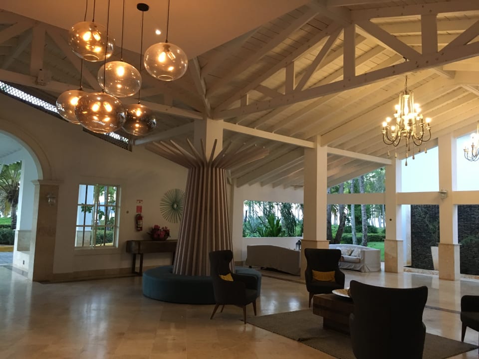 Lobby Wyndham Alltra Samana