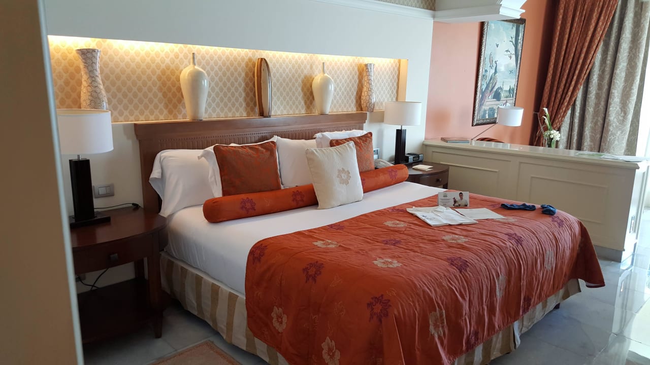 Das große bequeme Doppelbett JOIA Paraiso by Iberostar
