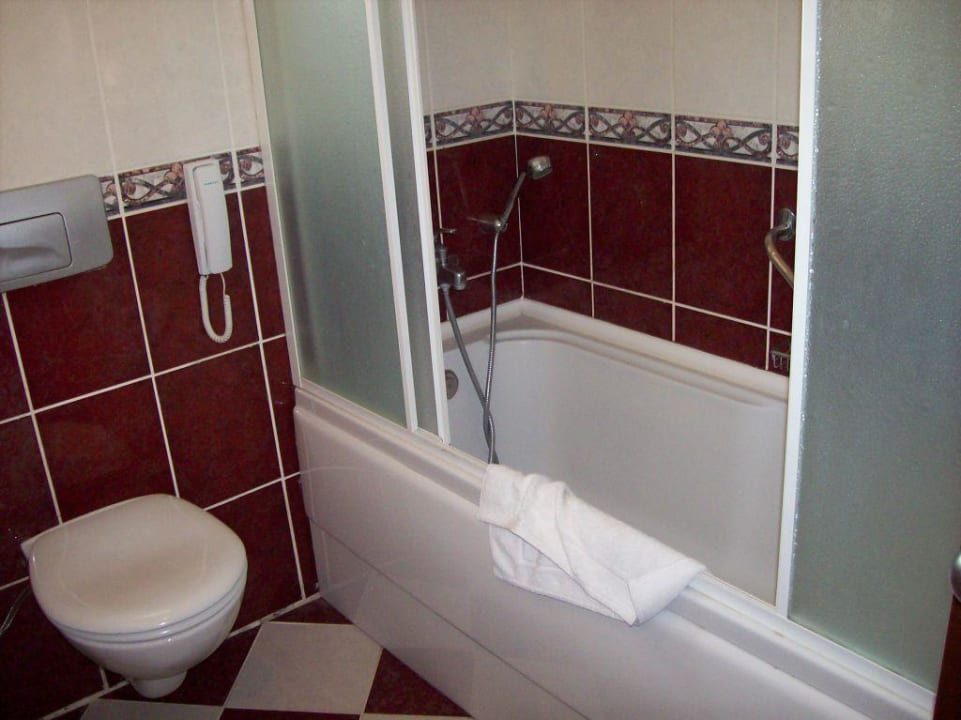 Das Bad Kamelya Aishen Club