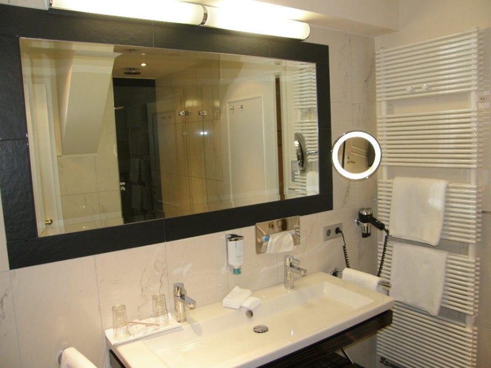 Bad in Suite 407 Burghotel Staufeneck