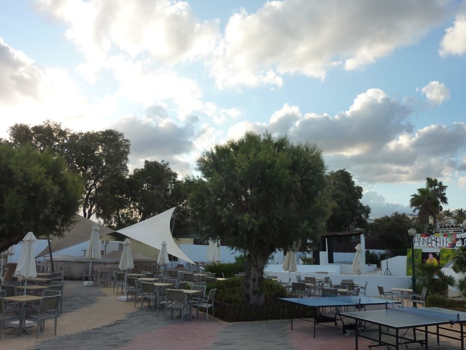 Bar an der Animationsbühne Annabelle Beach Resort