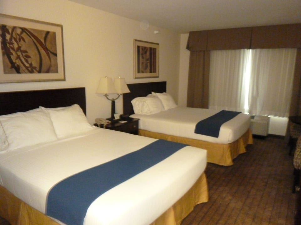 Schlafbereich Holiday Inn Express Hotel & Suites Buffalo
