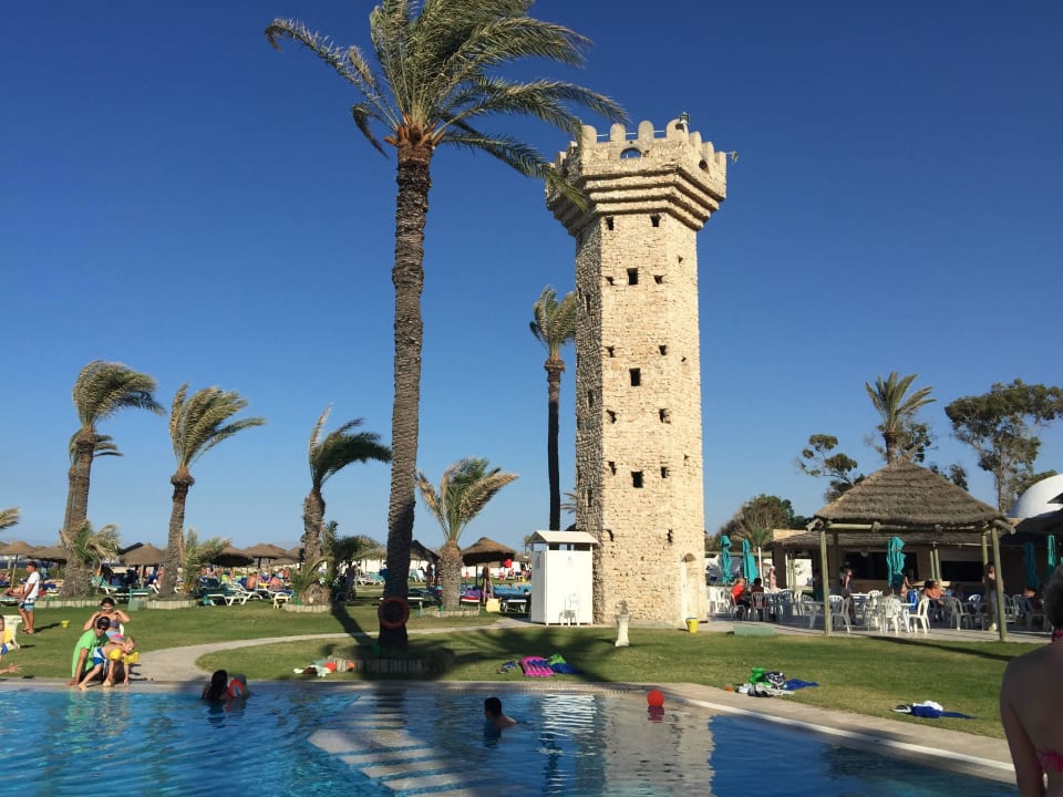 Poolanlage mit (begehbarem) Aussichtsturm Monarque Club Rivage