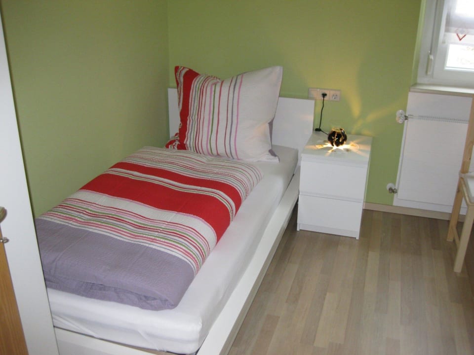 Schlafzimmer 2 mit zwei Einzelbetten Ferienwohnung Debacher