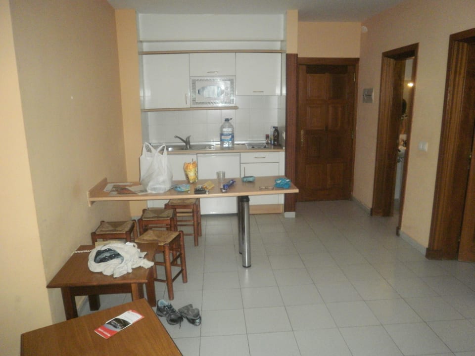 Salón ,cocina Elba Lucía Sport & Suite Hotel