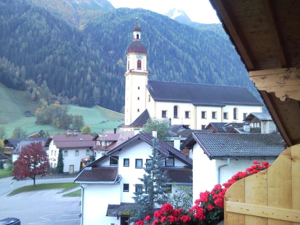 Kirche in Neustift vom Ostbalkon Fuxhof Hotel Der Stubaierhof Neustift