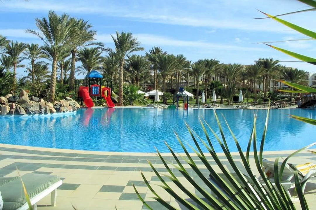 Basen Brayka Bay Resort