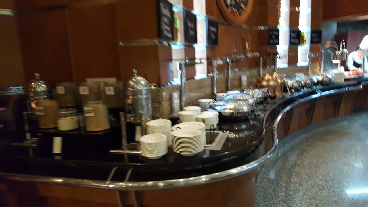 Buffet beim Frühstück Hilton Dubai Jumeirah