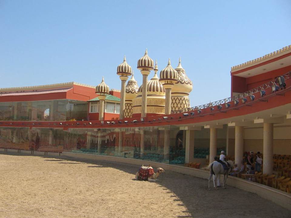 Arena mit Show Pickalbatros Alf Leila Wa Leila Resort - Neverland Hurghada