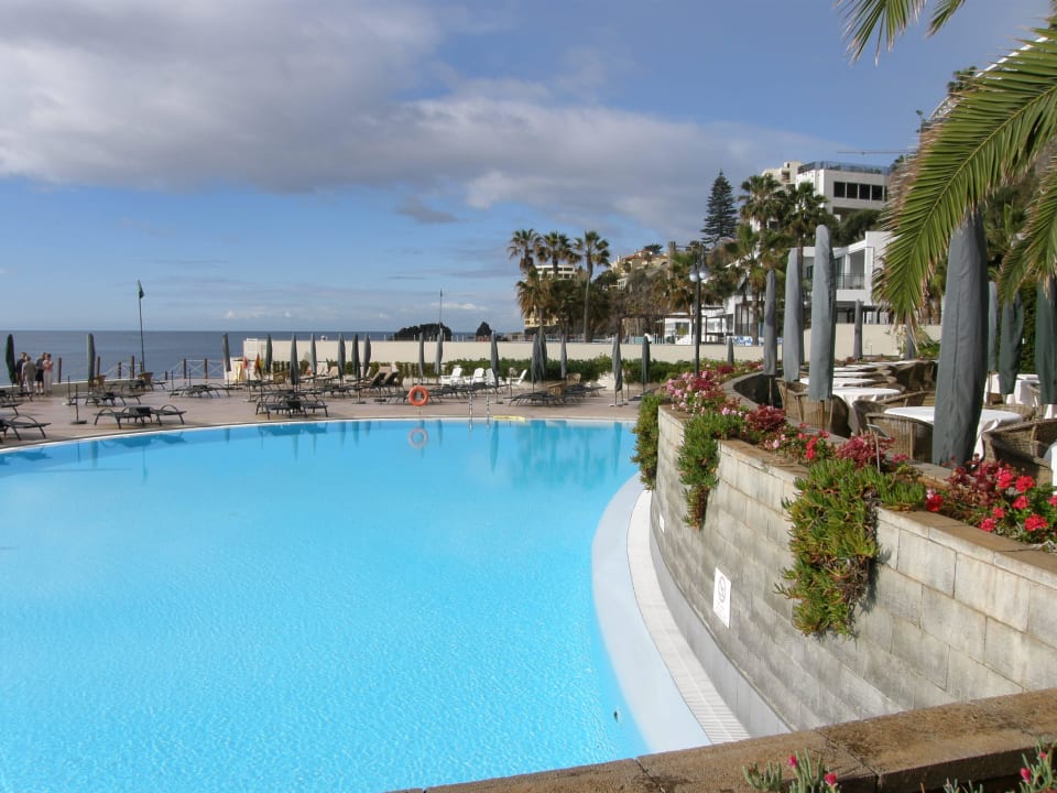 Blick auf diue Poolanlage Hotel The Cliff Bay (PortoBay)