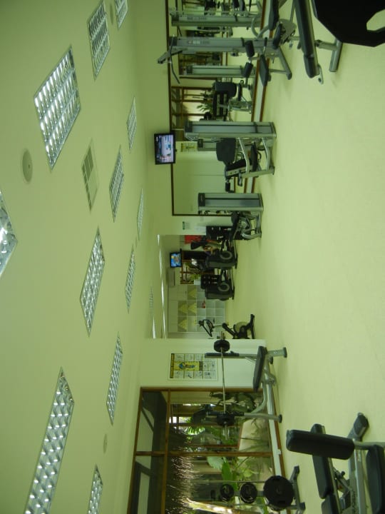 Sehr gut ausgestatteter Fitnessraum auf Kuramathi Kuramathi Maldives