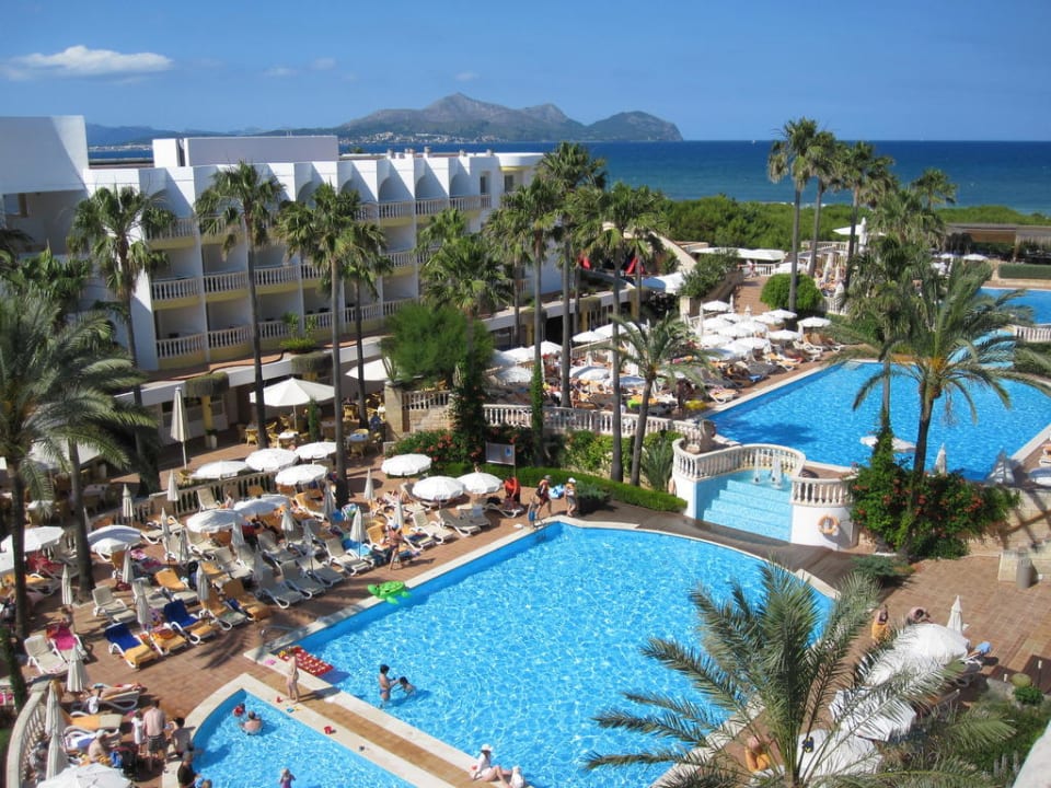 Unser Zimmer hatte direkten Blick auf die Pools  Iberostar Selection Albufera Playa