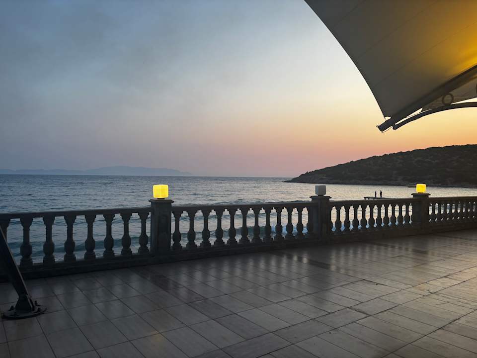 Gastro Tusan Beach Resort