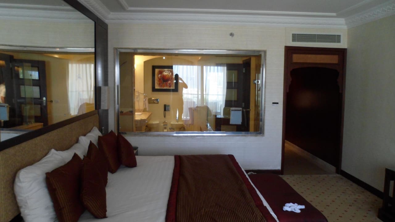 Blick ins Bad Premier Le Reve Hotel & Spa