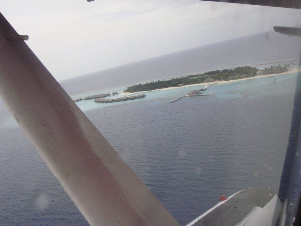 Blick aus dem Flieger Kuramathi Maldives