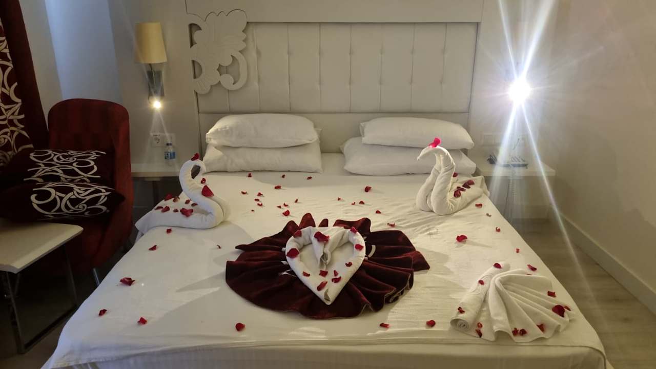 Zimmer Laguna Beach Alya Resort & Spa Hotel