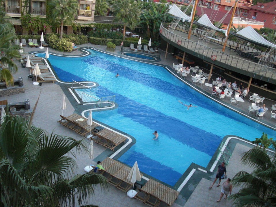 Teil der Poolanlage Can Garden Resort