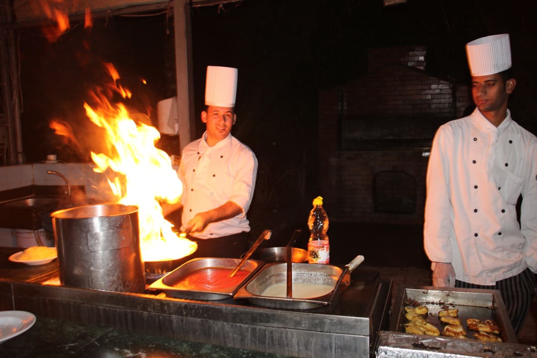 Chef Koch Musim Ghazala Beach